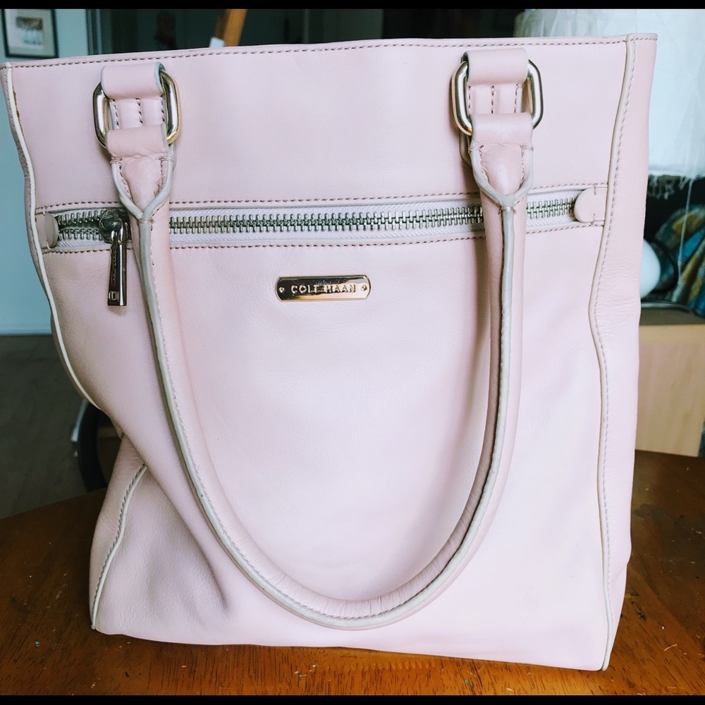 COLE HAAN BLUSH PINK LEATHER HANDBAG.